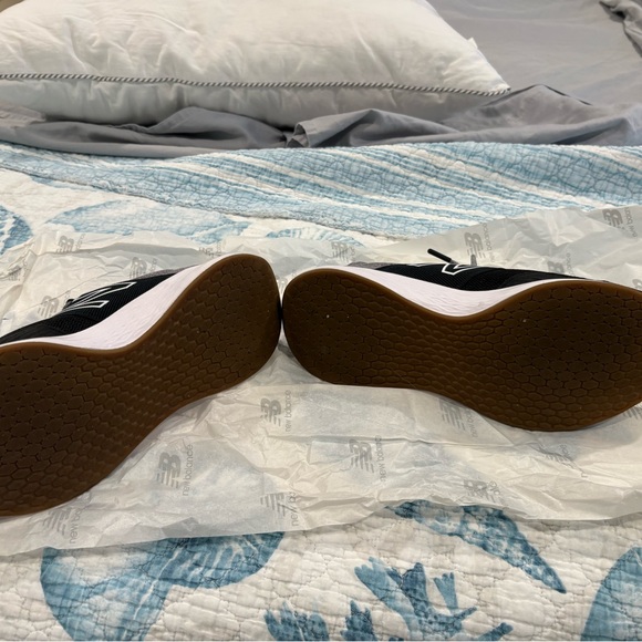 Women’s New Balance Fresh Foam Roav Running Shoe, size 9. Worn twice. - Picture 6 of 6